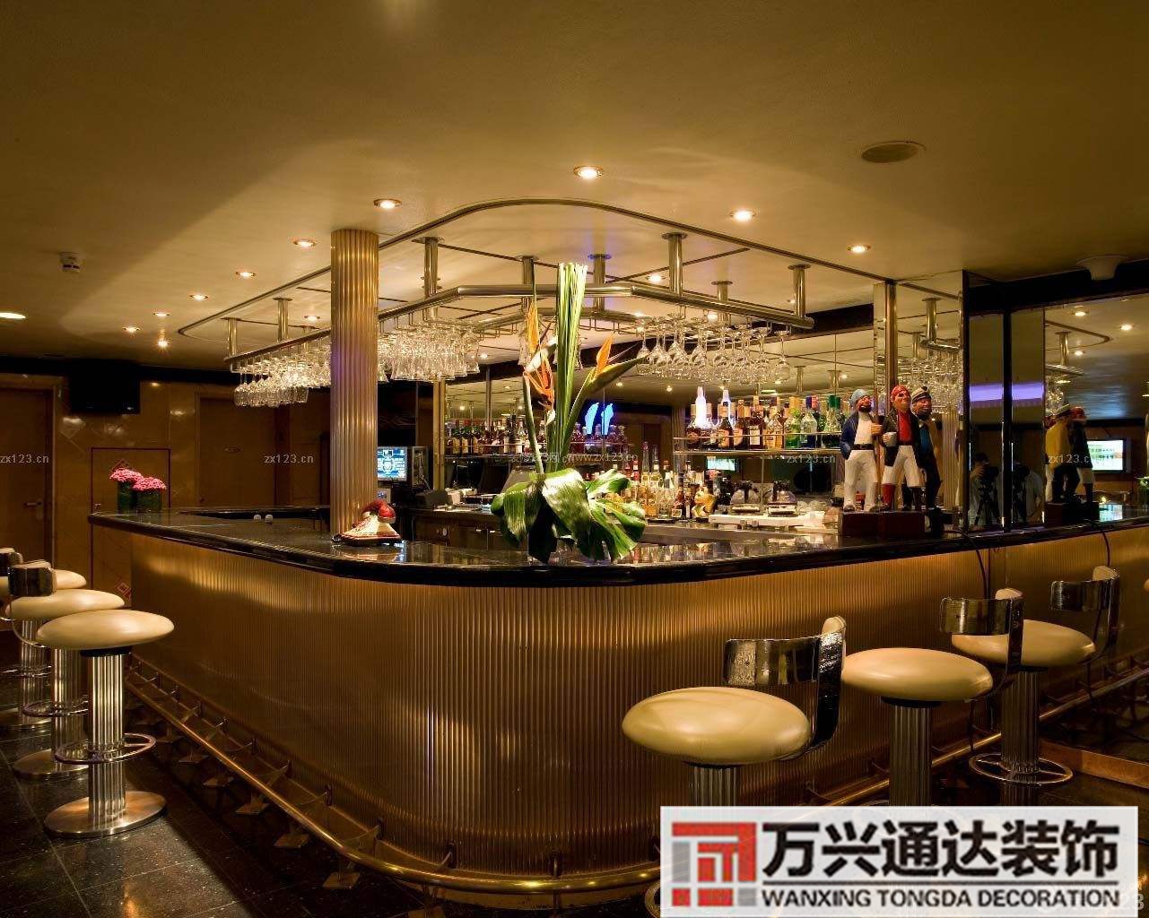 酒吧臺(tái)裝修效果圖酒吧吧臺(tái)設(shè)計(jì)裝修效果圖片